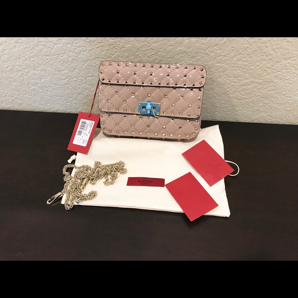 Sold. Valentini Garavani Rockstud Spike Small